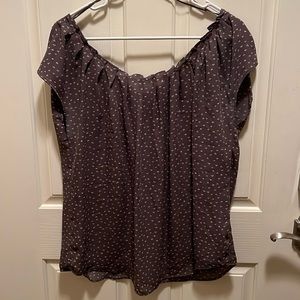 Lauren Conrad pink and grey cap sleeve top 
Size large